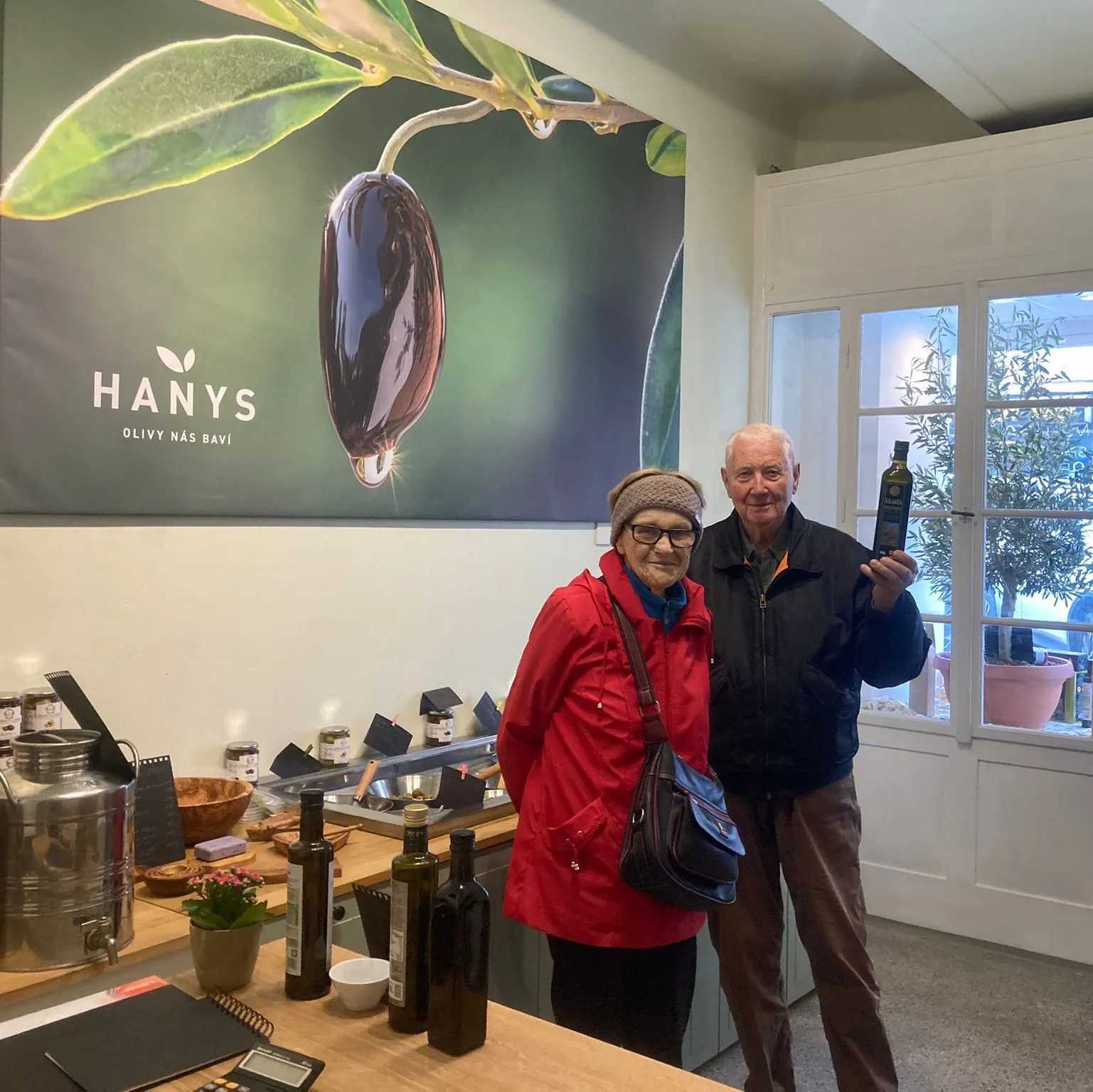 Zákazníci nakupují olivový olej